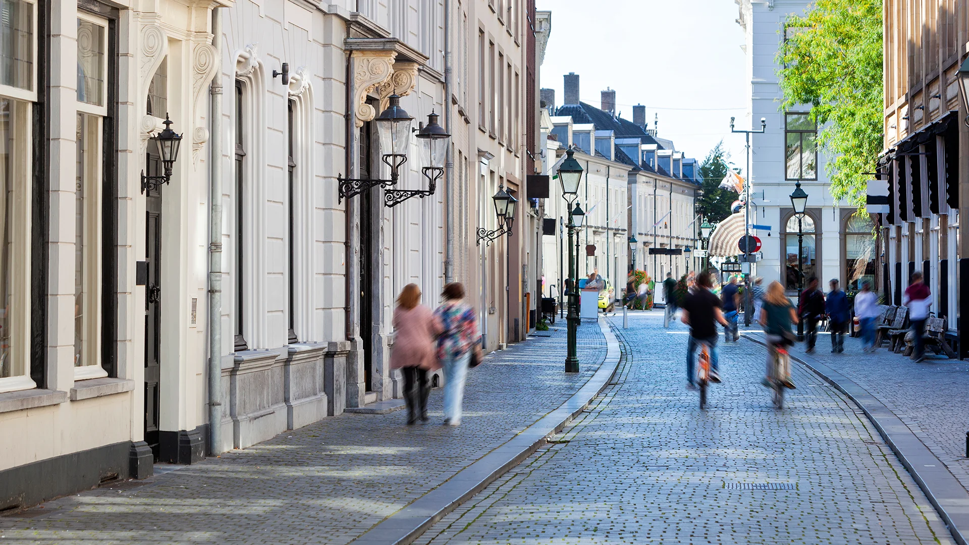 Historische binnenstad van Breda met winkelend publiek – jouw partner voor webdesign Breda en een sterke online presentatie.